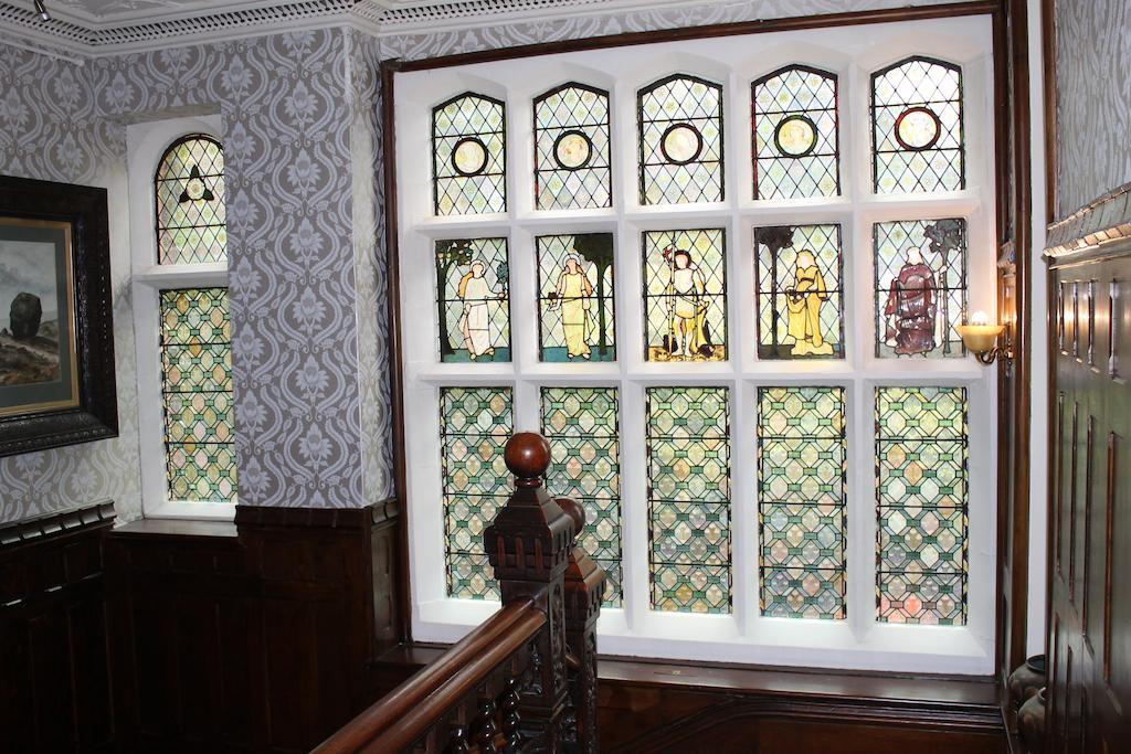 Oakwood Hall Hotel ビングリー エクステリア 写真