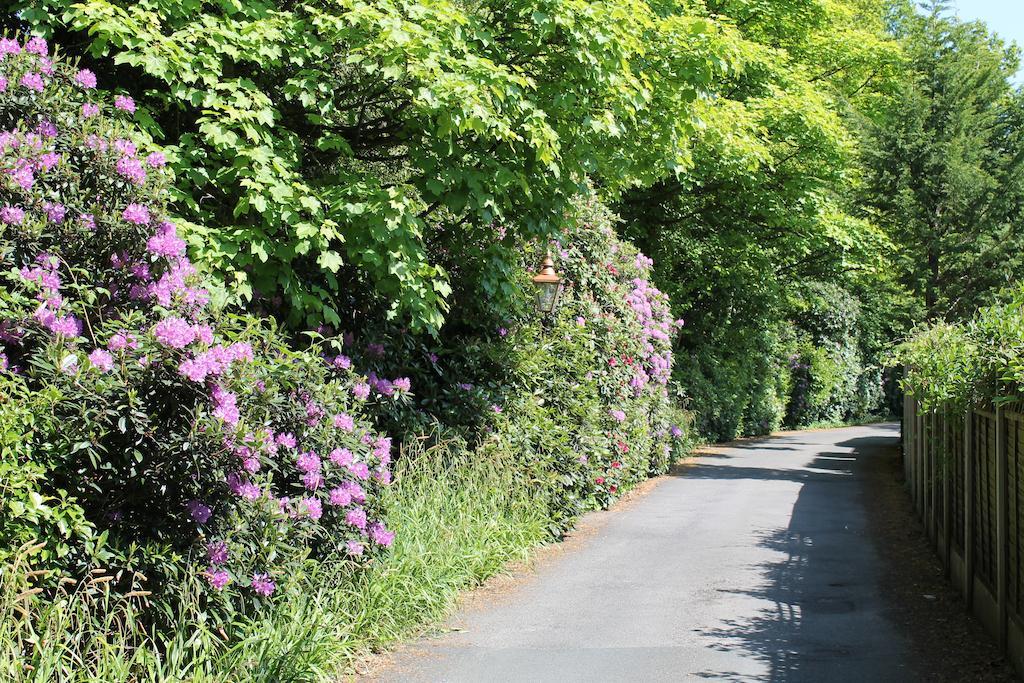 Oakwood Hall Hotel ビングリー エクステリア 写真