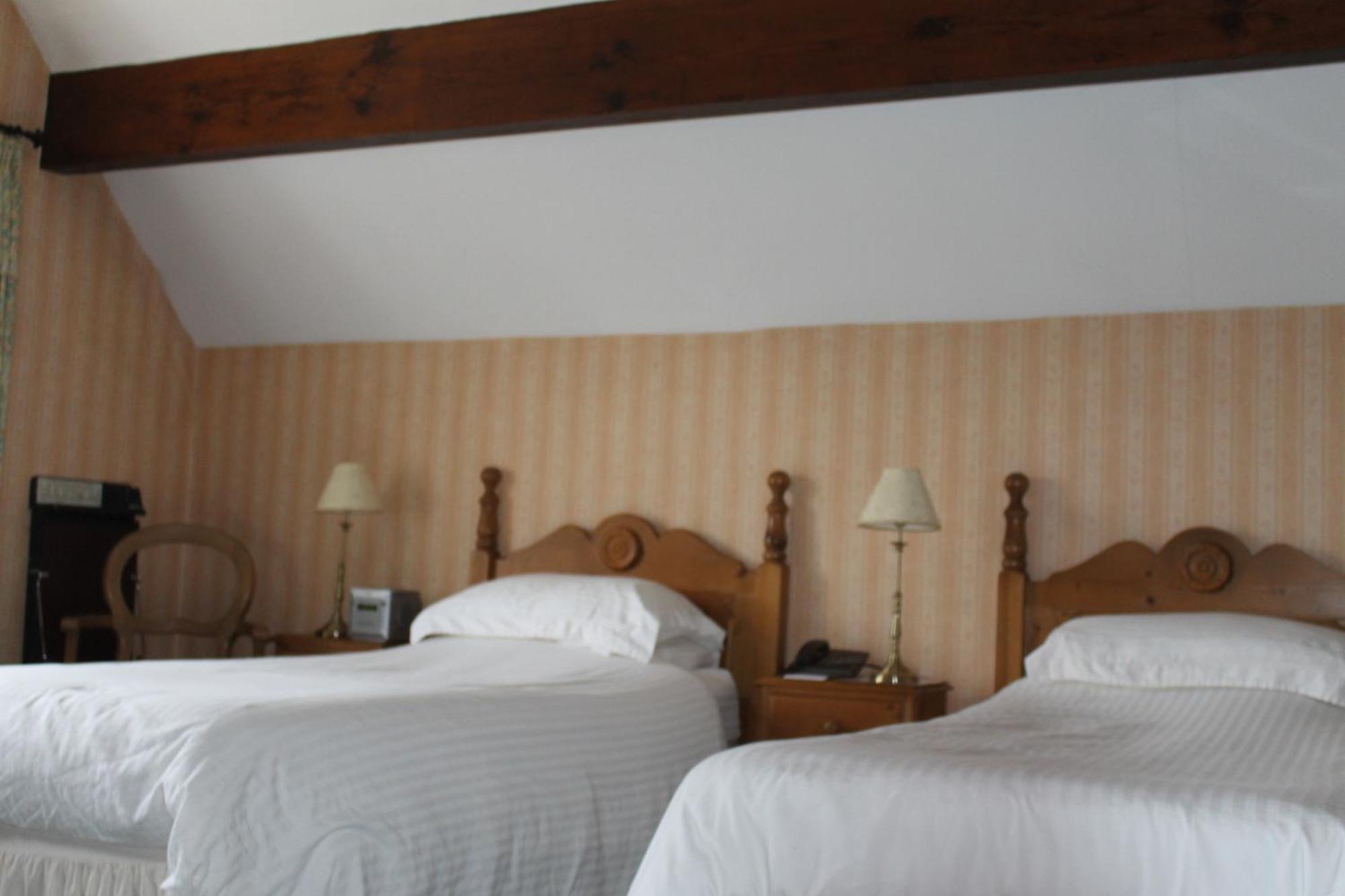 Oakwood Hall Hotel ビングリー エクステリア 写真